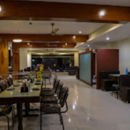Hotel Vaibhav,Akola Exterior foto