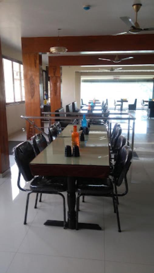 Hotel Vaibhav,Akola Exterior foto